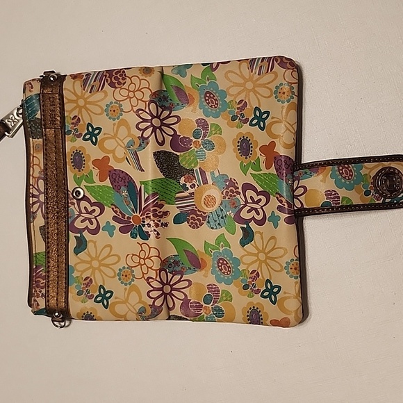 Relic Multicolor Vegan Leather Floral Wallet - Picture 14 of 16